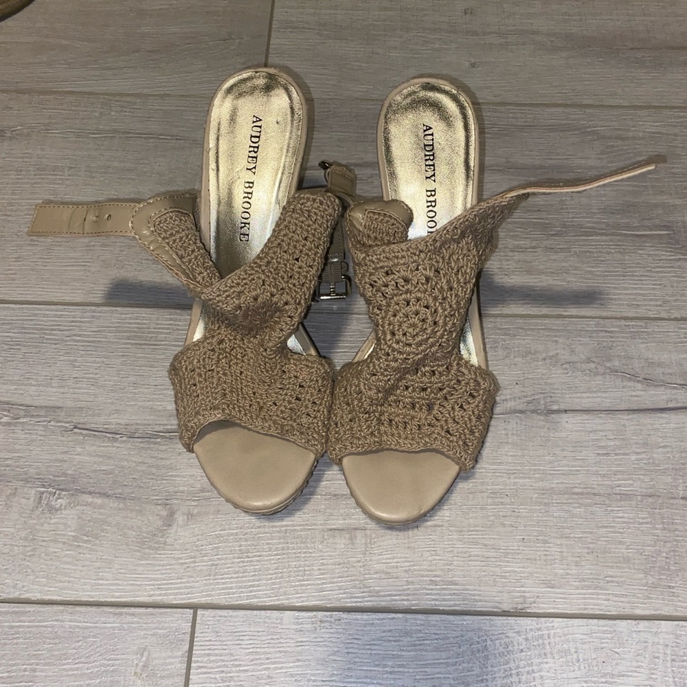 Audrey Brooke Crochet Tan Wedges Size 7 - Like New, Buckle Strap, 4.5" Cork Heel